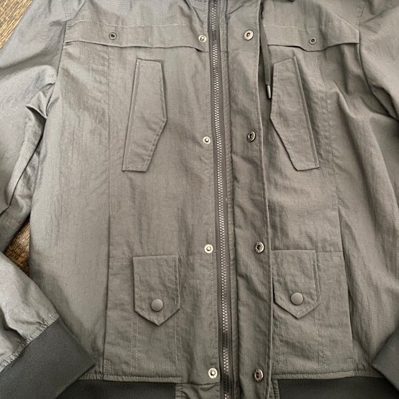 Le Chateau fully lined men's jacket - size small - Picture 3 of 10